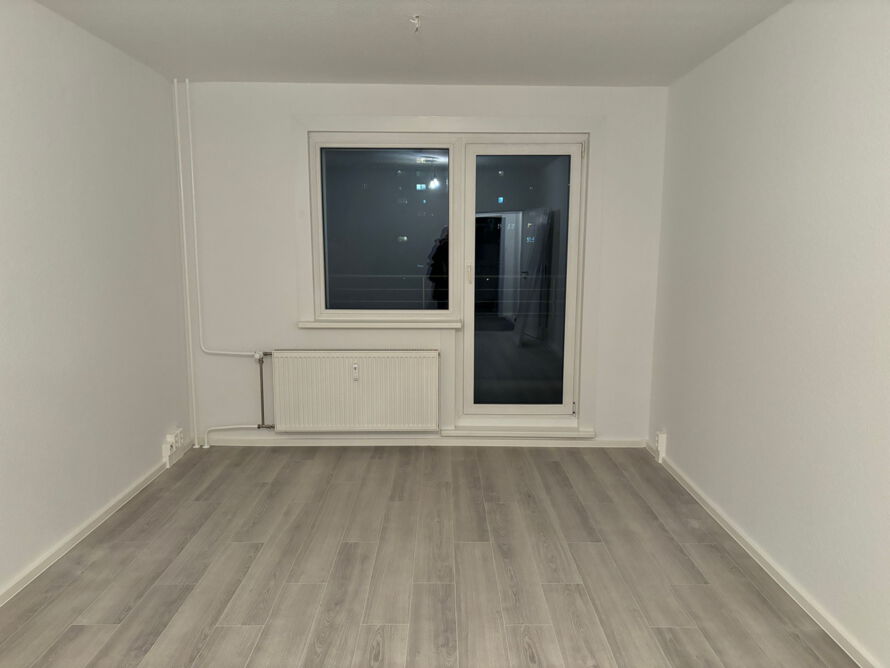 Sanierte Familienwohnung mit Aufzug und Balkon sucht neue Mieter!Sanierte Familienwohnung mit Aufzug und Balkon sucht neue Mieter!