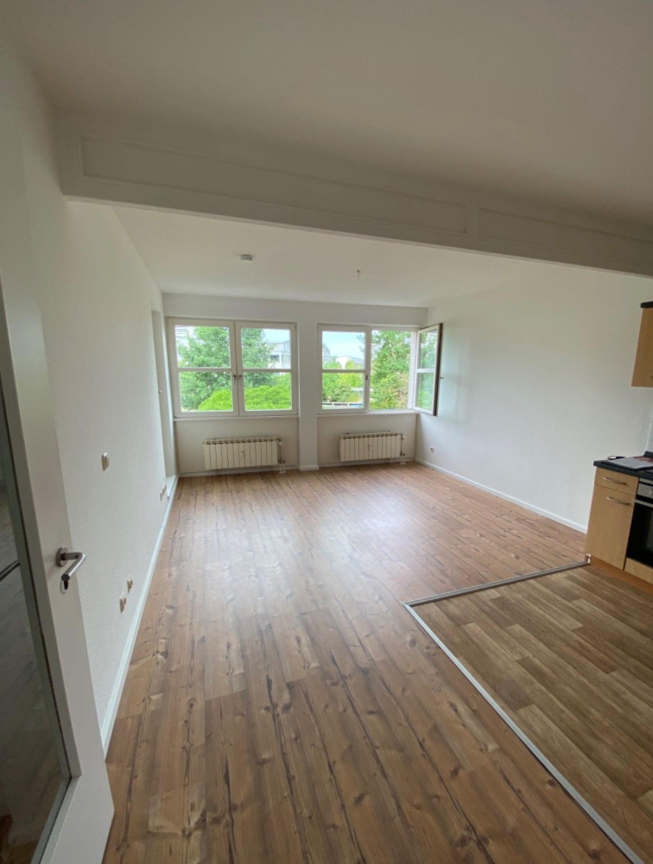 Dufte Singlewohnung mit Loggia und Einbauküche!