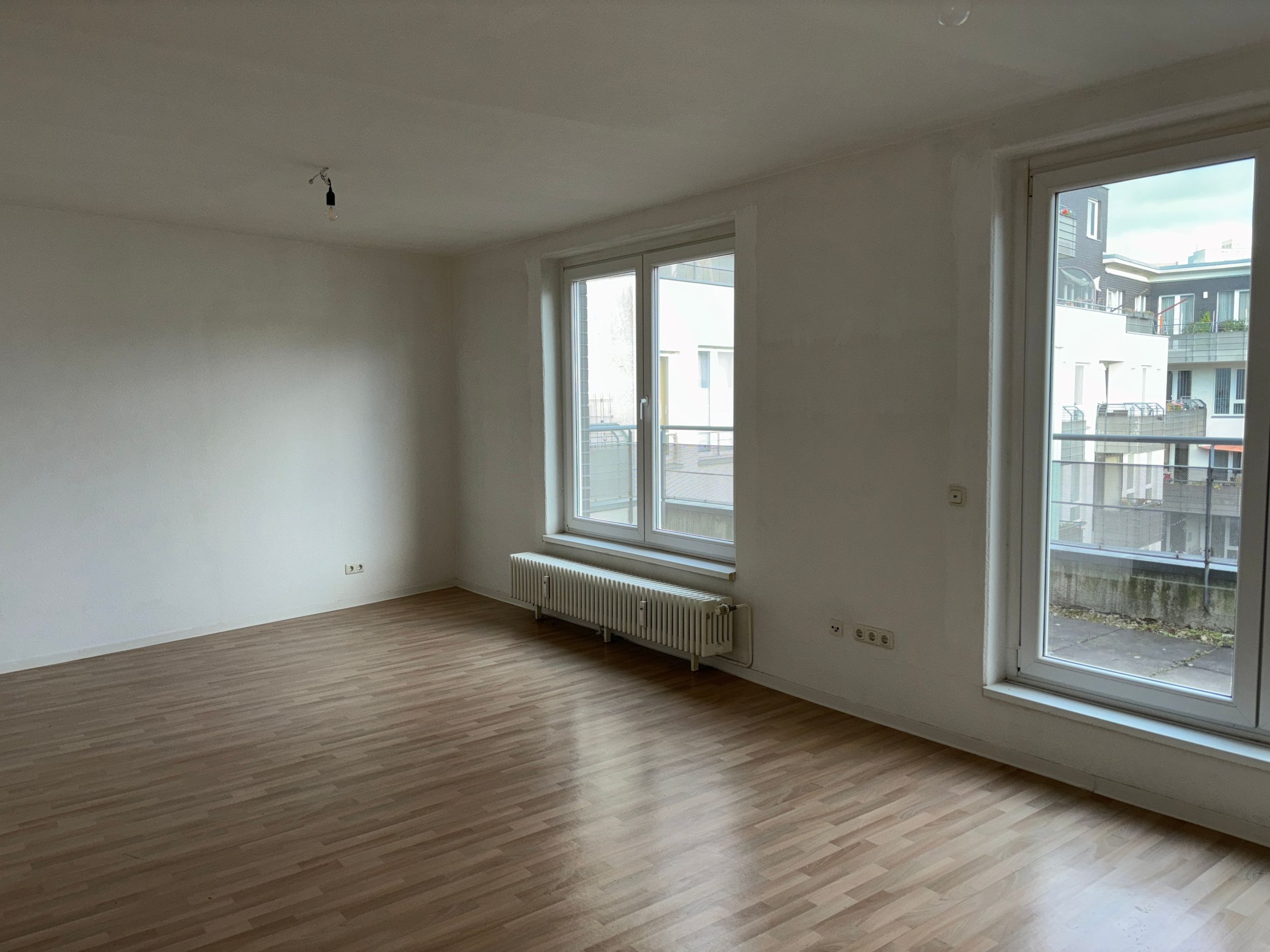 Erste eigene Wohnung mit Aufzug und Balkon!