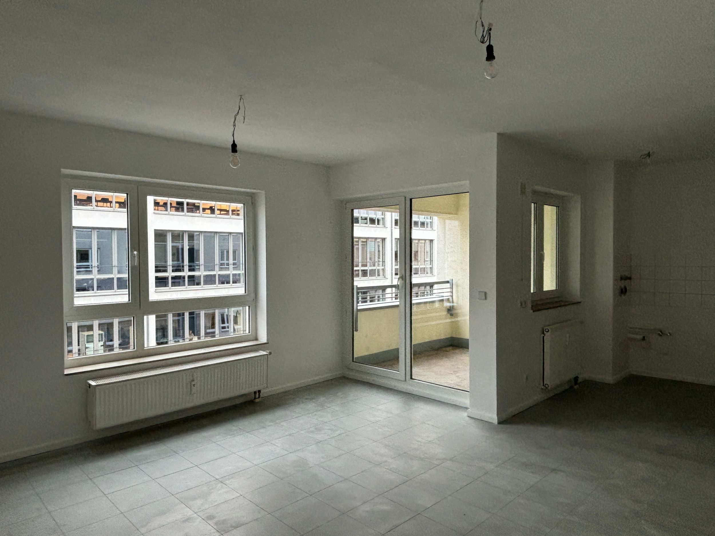 Geräumiges Apartment für max. 2 Personen - mit Balkon und offener Küche!