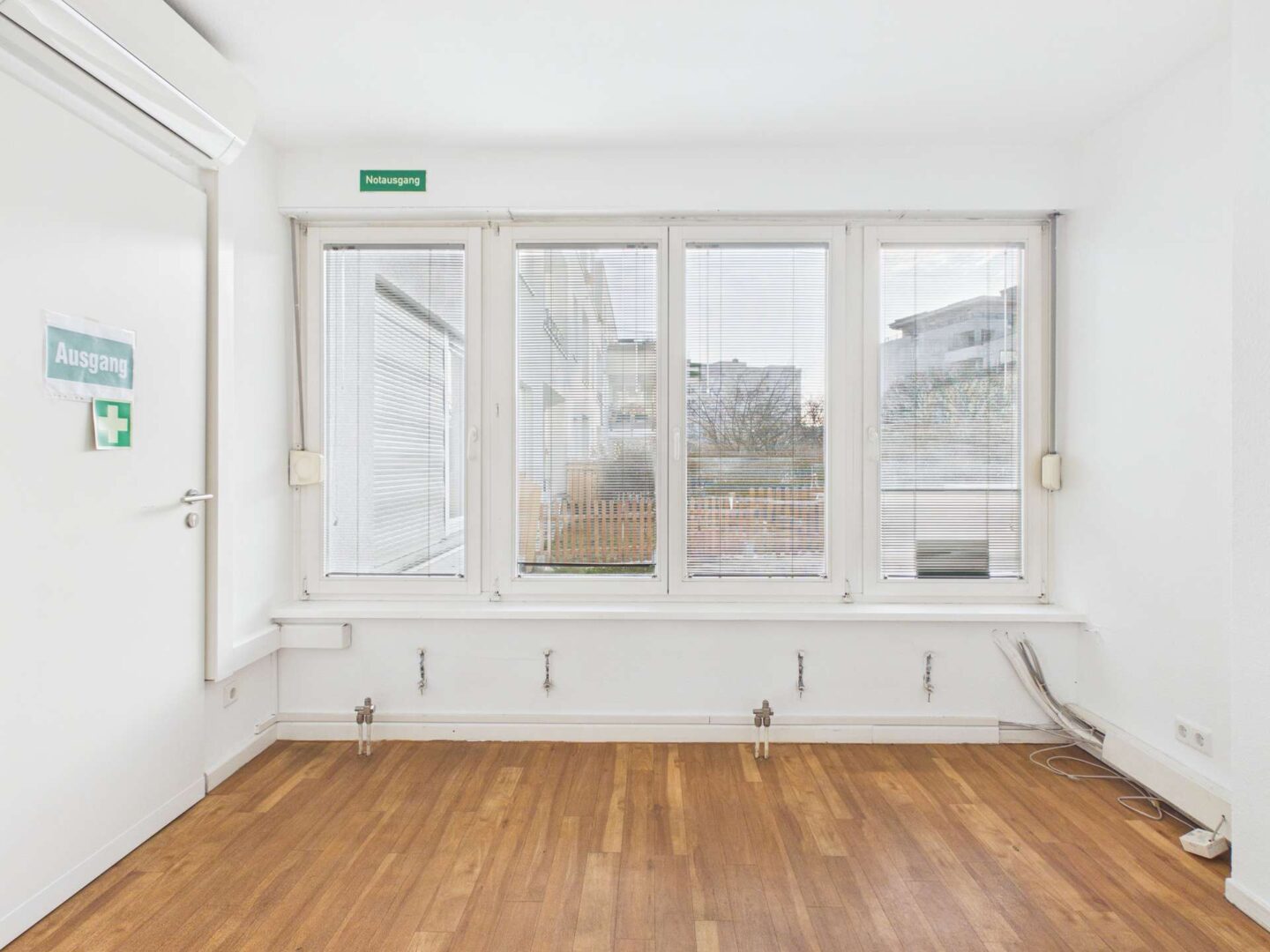 Büro 8