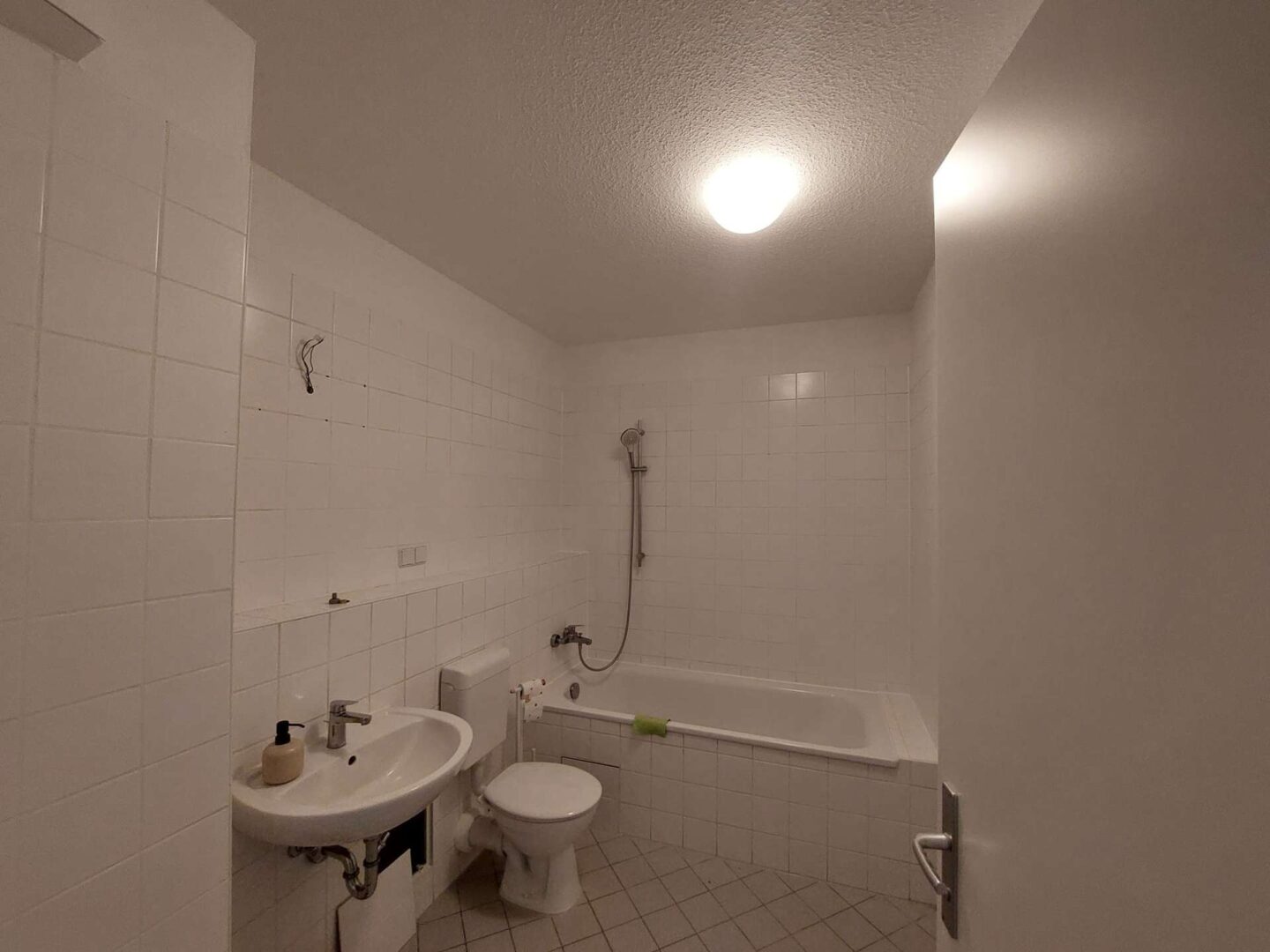 Bad mit Wanne