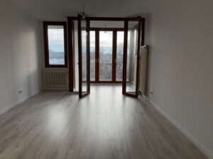Wohnzimmer mit Wintergarten