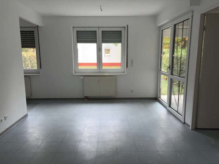 Wohnzimmer mit Terrasse